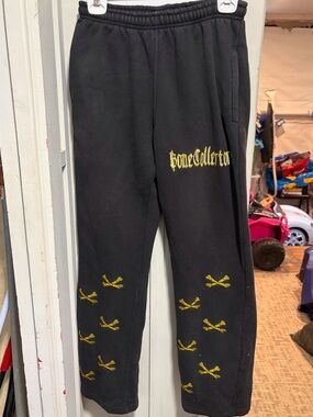 Womens bone collector sweatpants size L
